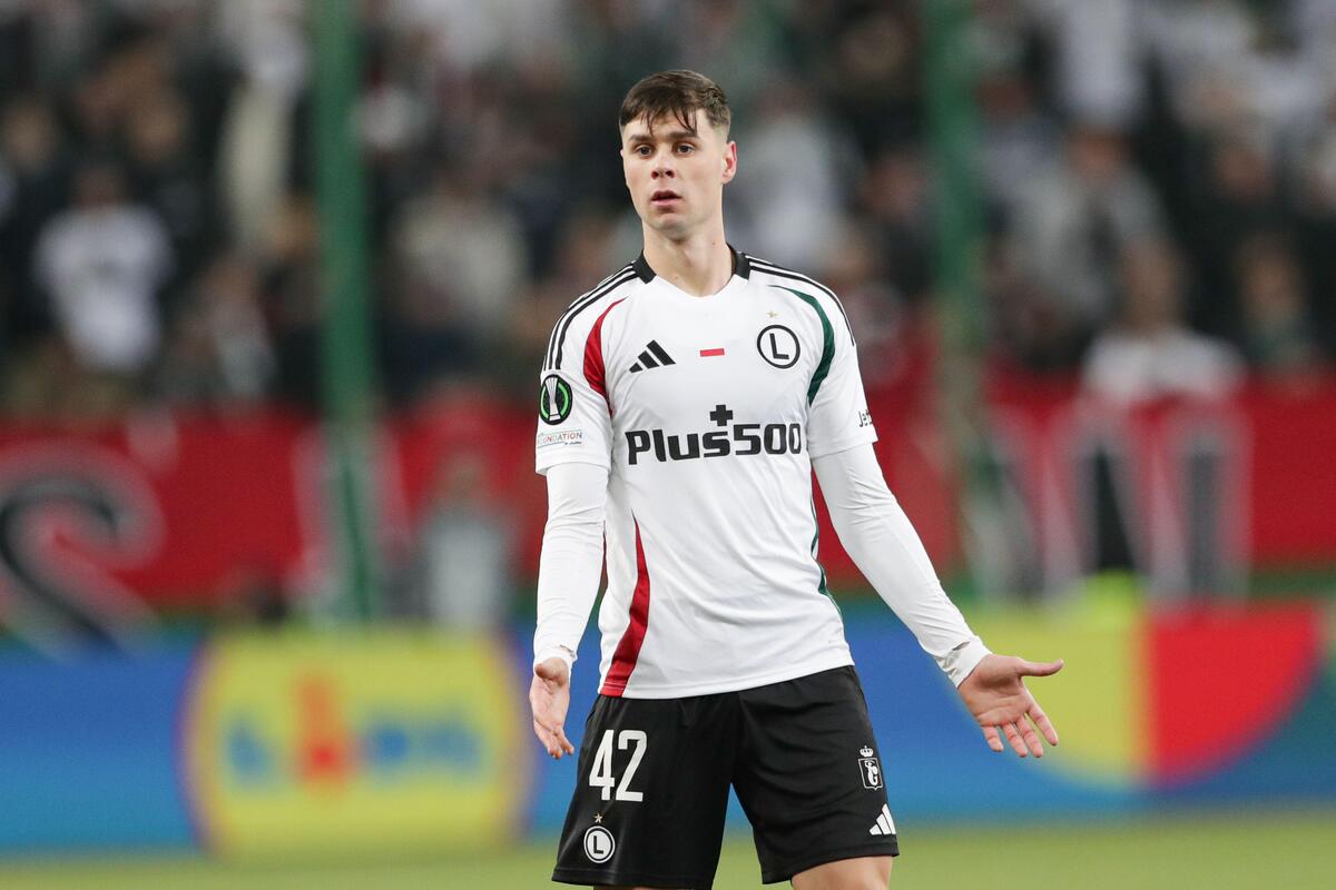 Legia negocjuje sprzedaż obrońcy. Może na nim dobrze zarobić