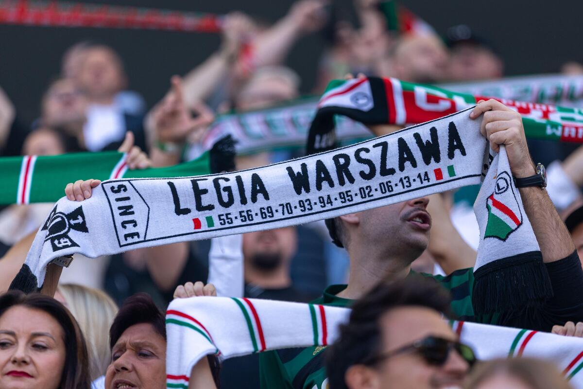Rafał Trzaskowski zdecydował. Kibice Wisły nie wejdą na stadion Legii