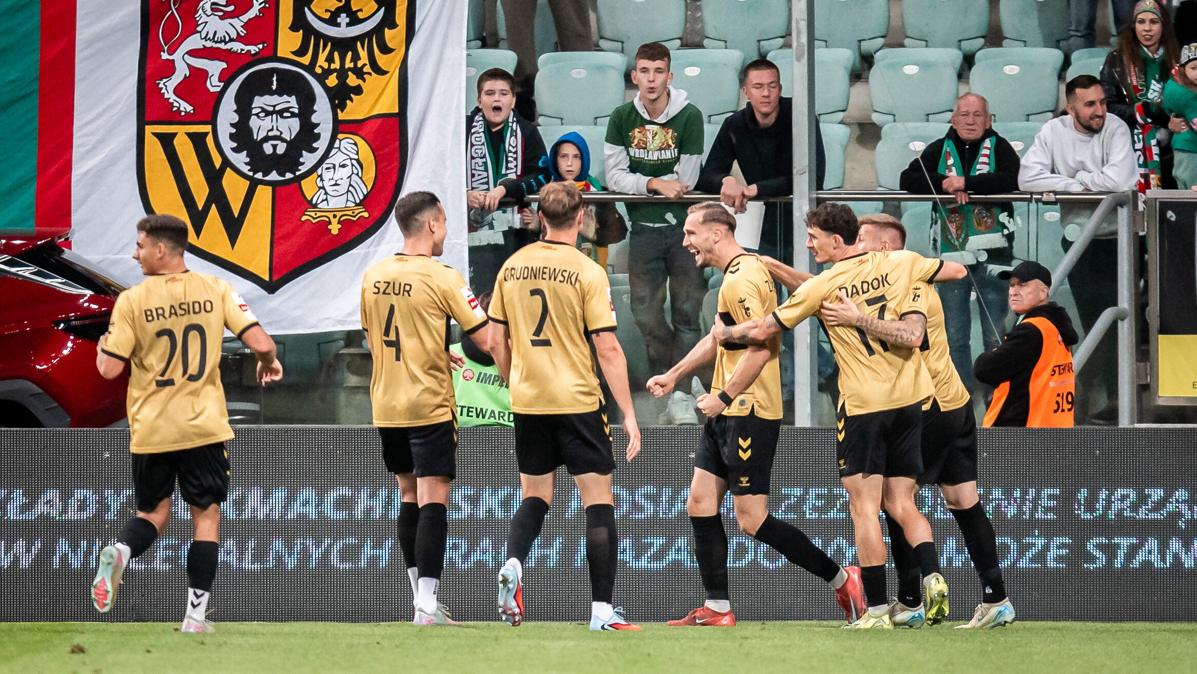 Media: Legia bierze napastnika z 1. Ligi! Latem wygasa mu kontrakt – PiłkaNożna.pl