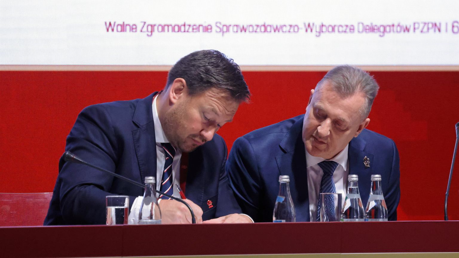 Media: Afera w PZPN. Sekretarz miał potajemnie nagrywać prezesa