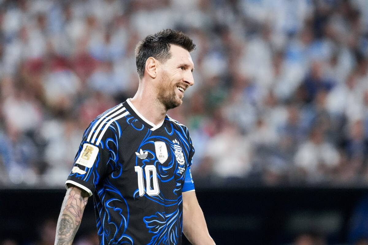 Pokazali, komu Messi dał koszulkę. Trafił na legendę futbolu [ZDJĘCIE]