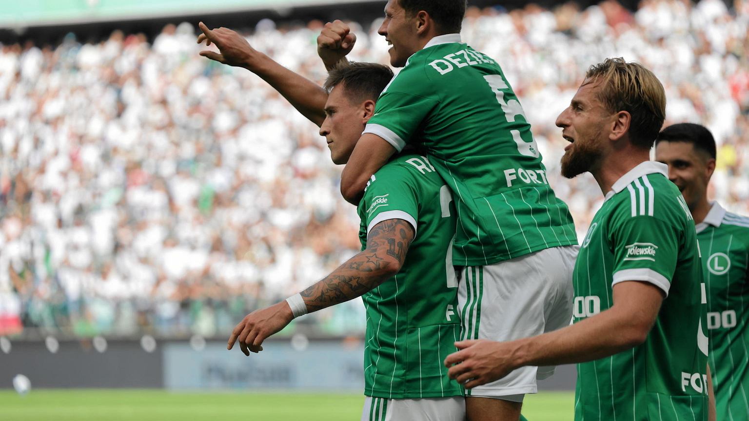 Legia ma konkurencję w wyścigu po napastnika