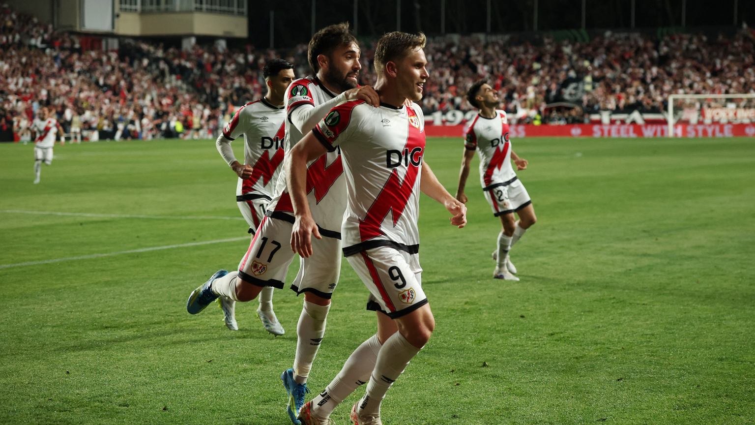 Liga Konferencji. O której finał Crystal Palace - Rayo Vallecano? [TRANSMISJA]