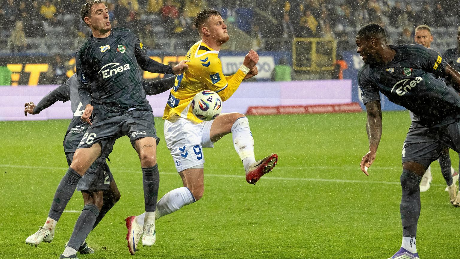 Exodus z klubu Ekstraklasy. Najpierw trener, teraz zawodnik