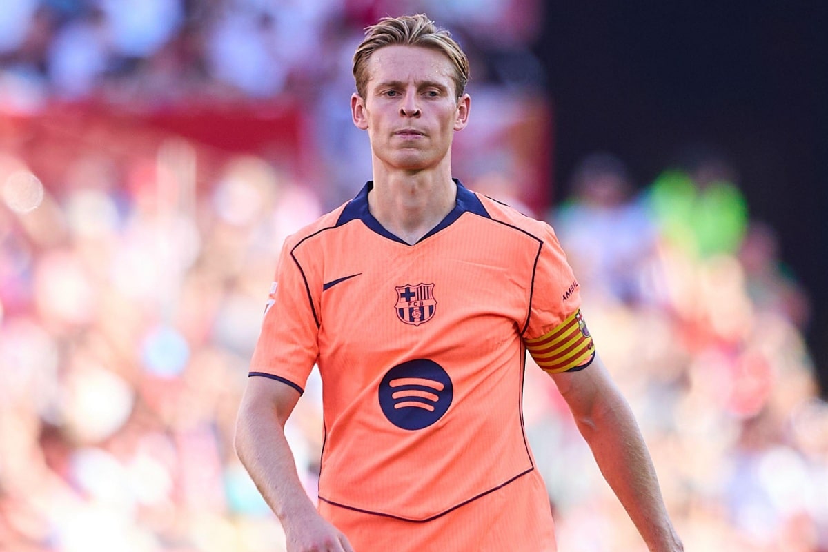 De Jong kontuzjowany. Barcelona nie kupi pomocnika, Flick ma inny plan