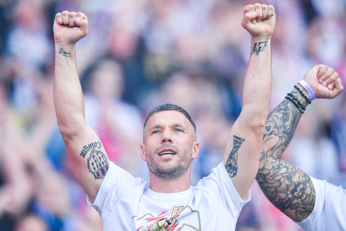 Górnik zaczyna nowy etap. Podolski o transferach, budżecie i wielkich wyzwaniach - Goal.pl