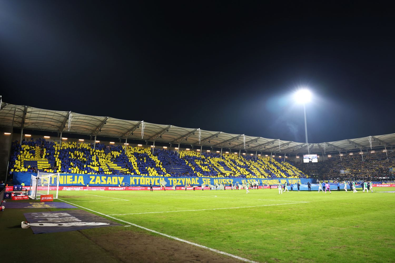 „Żenujące i prymitywne”. Prezes Arki Gdynia zareagował w kibicowskiej sprawie