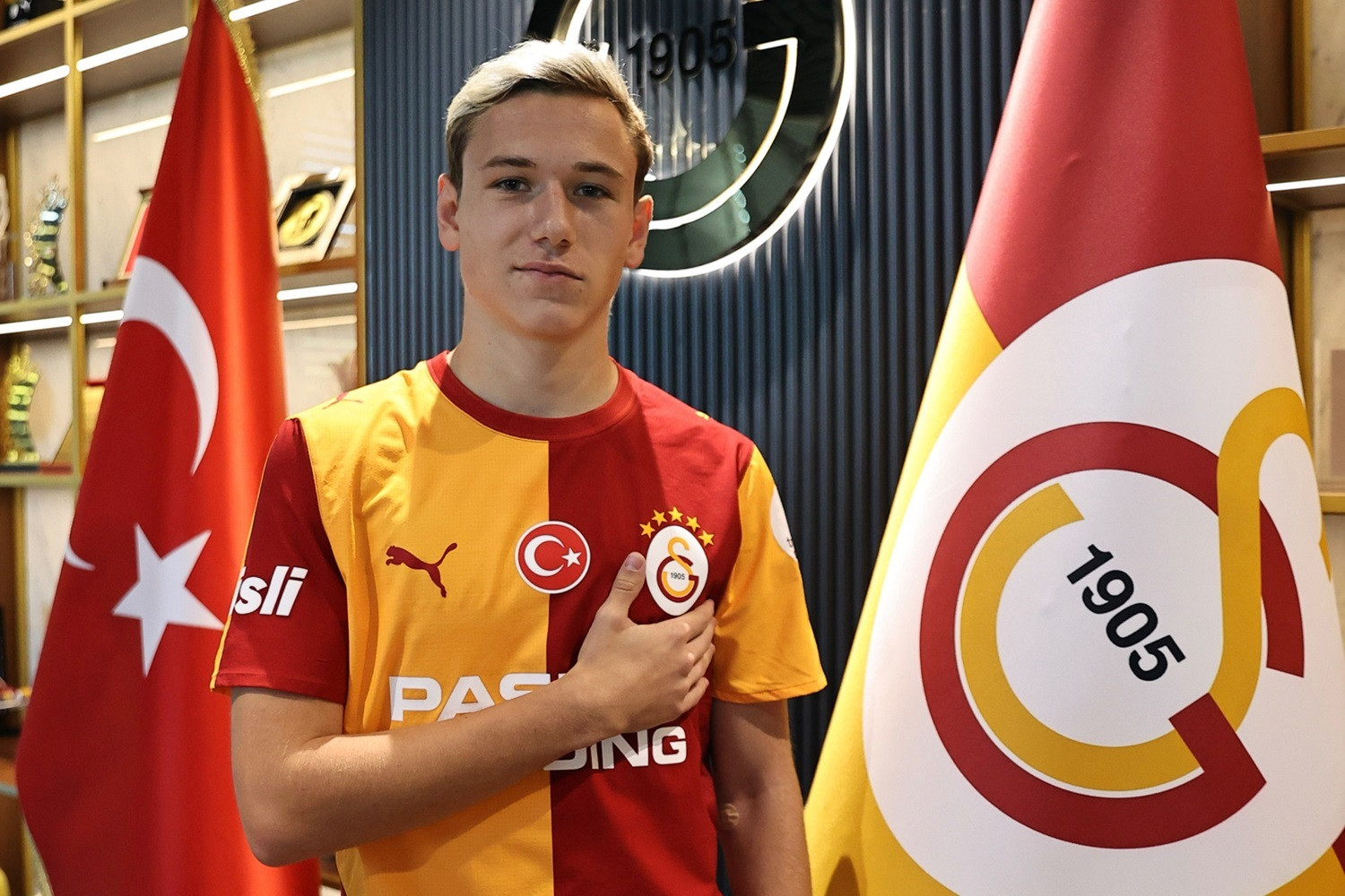 OFICJALNIE: Wielki transfer Galatasaray. Rosjanie ustanowili nowy rekord sprzedażowy