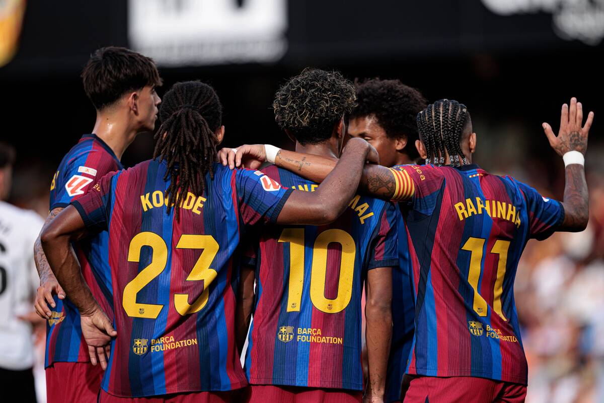 Barca jest perfekcyjna w tym sezonie. Teraz buk wypłaci 400 zł za wygraną z Galatasaray