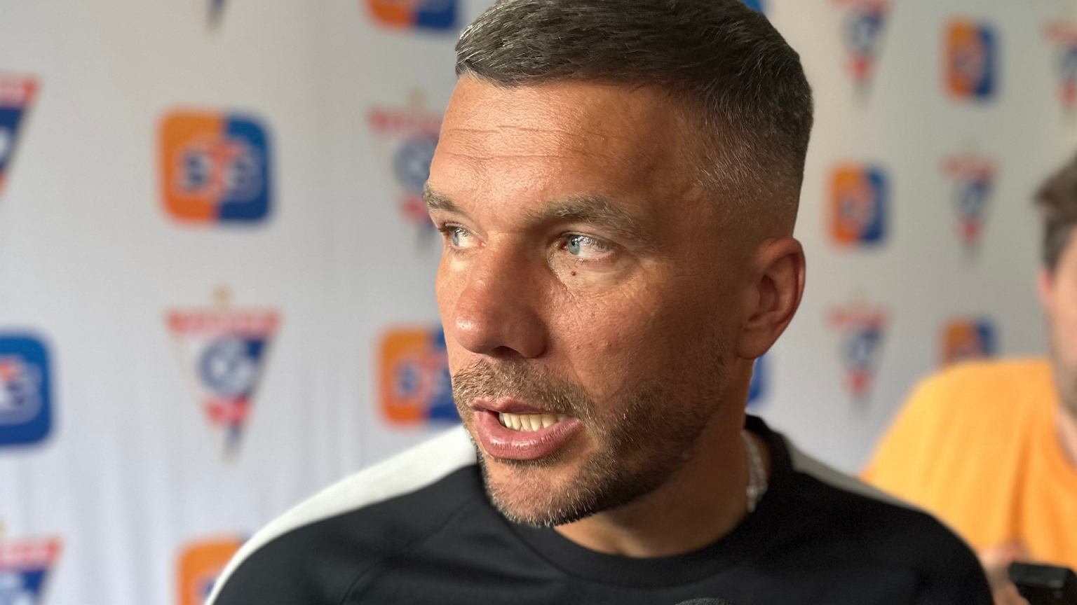 Tym zajmuje się Podolski w Niemczech. Chce sprowadzić gwiazdę