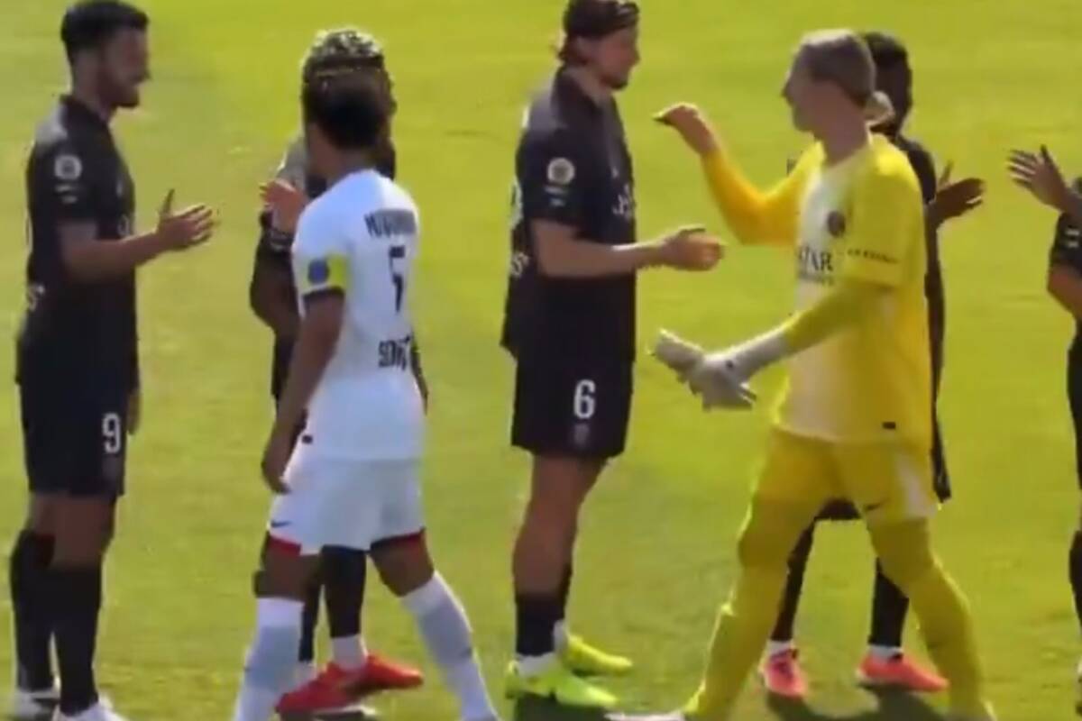 Piłkarze PSG nie podali sobie rąk. Powód jest oczywisty