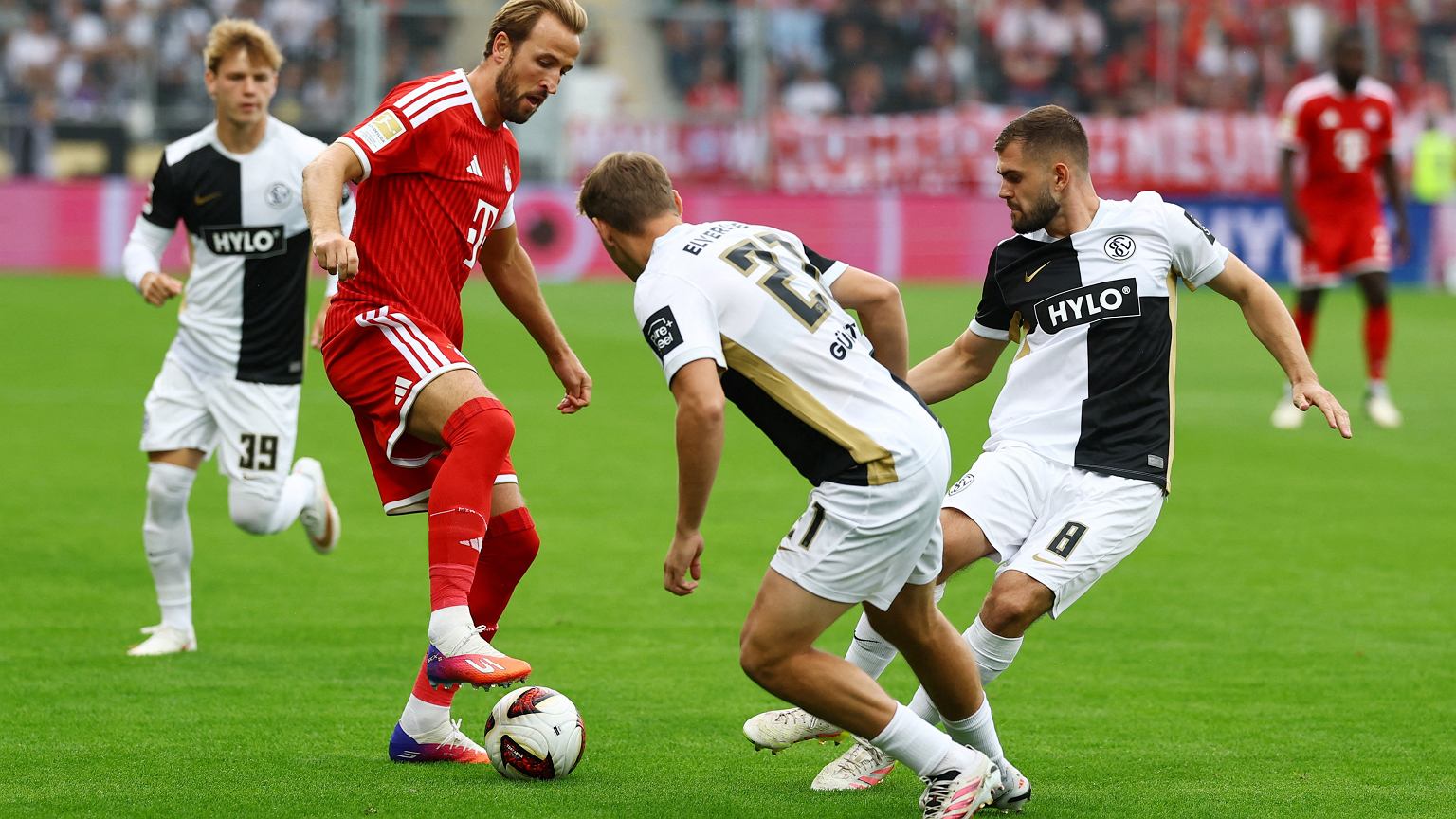 Gra w Bundeslidze, a Urban nie dał mu szansy. 