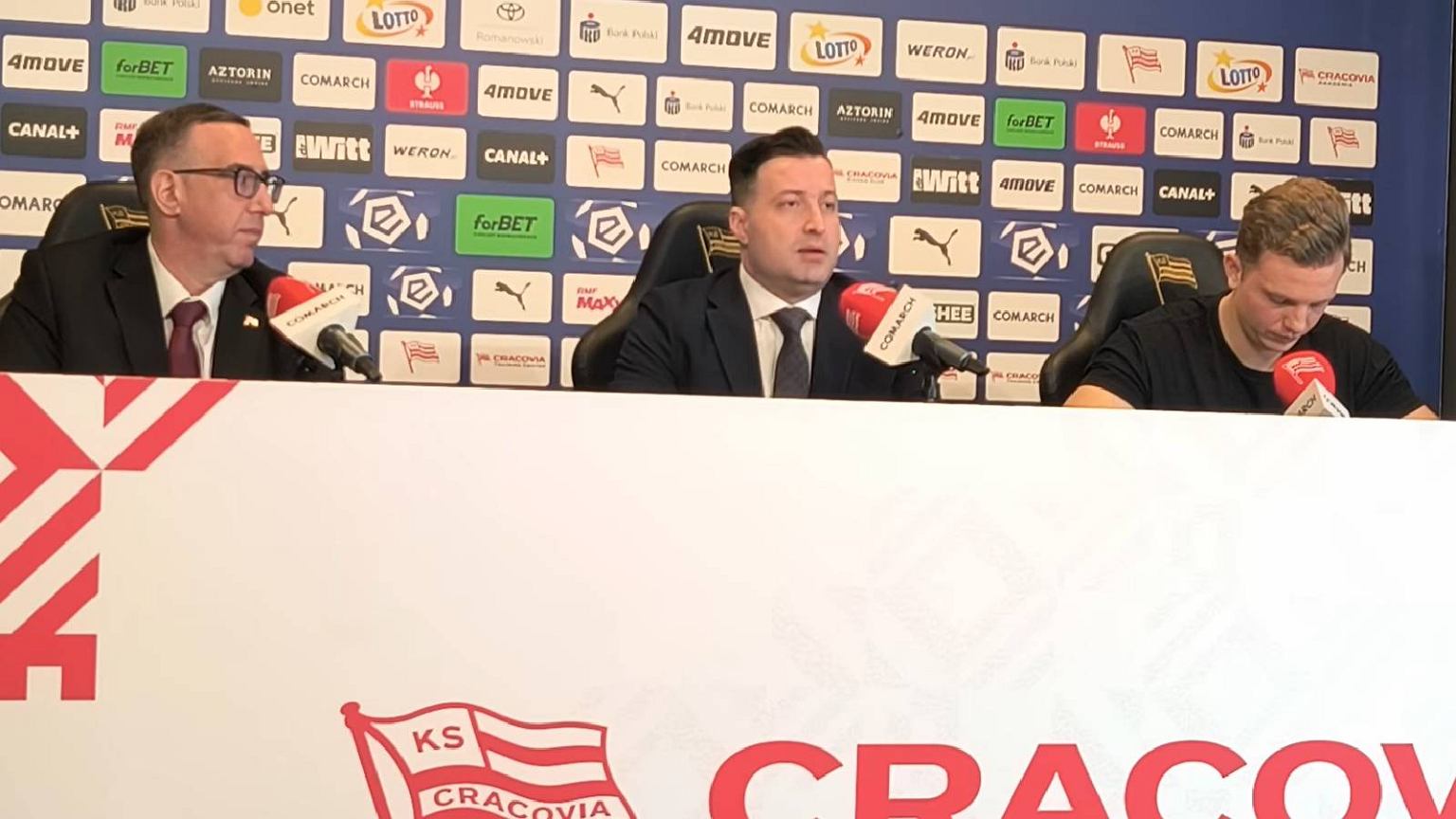 Prezes Cracovii zabrał głos ws. doniesień o odejściu. 