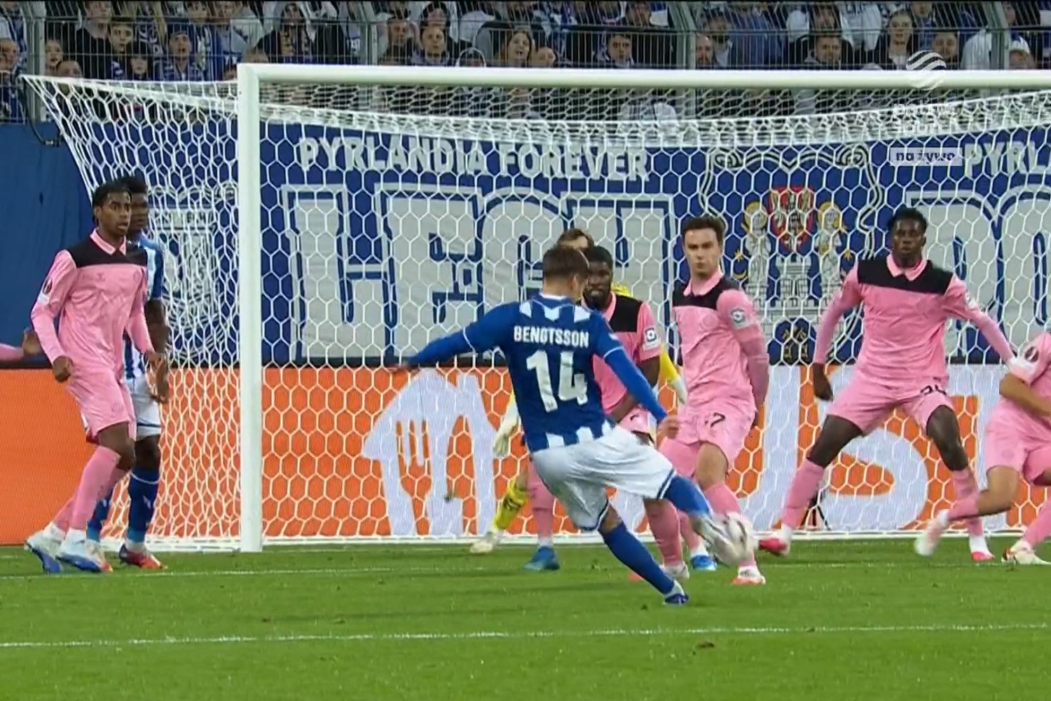 Lech Poznań wraca do gry! Ależ gol mistrza Polski [WIDEO]
