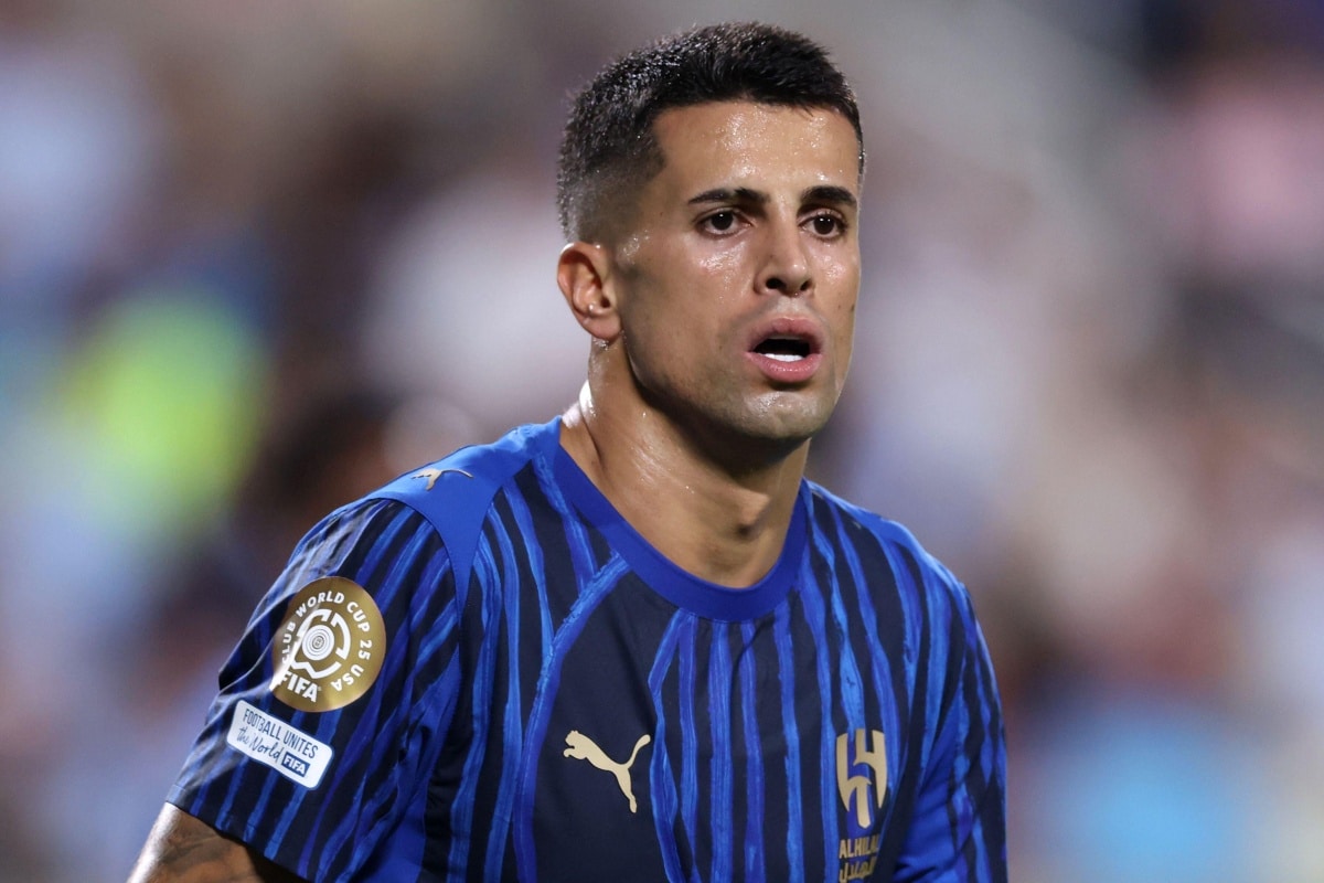 Cancelo wrócił do treningów z Al Hilal. Co zrobi Barcelona?