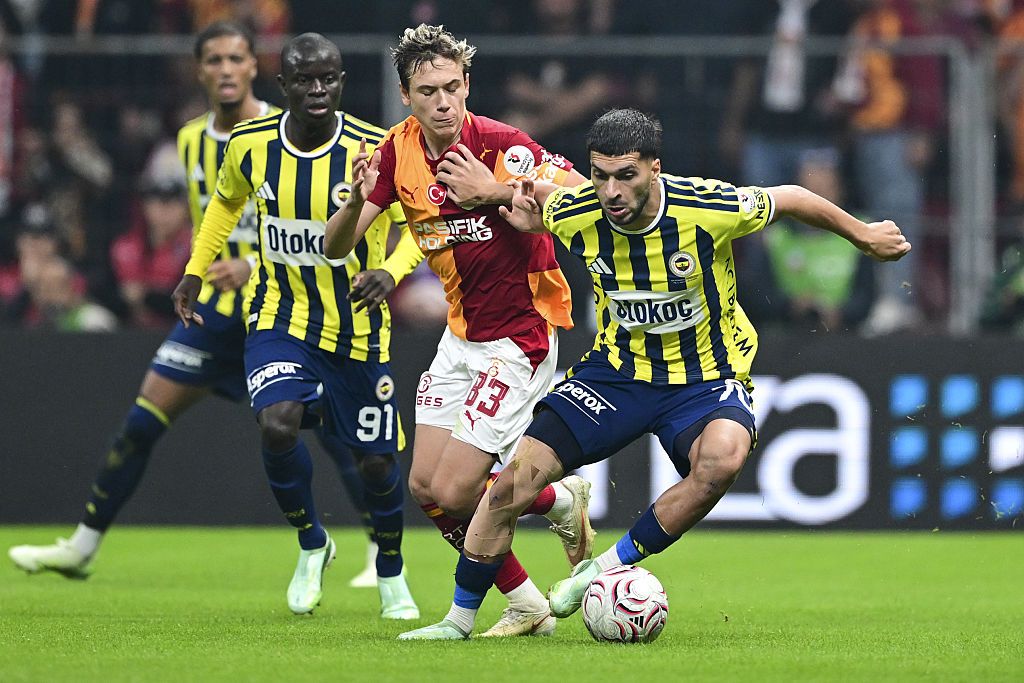 FC Barcelona obserwuje Aleksieja Batrakowa. Giganci ruszają po gwiazdę Galatasaray