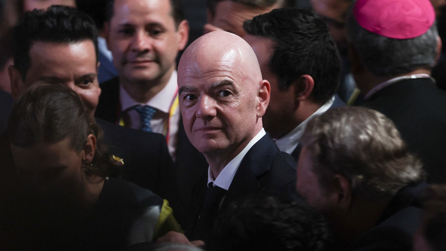 Wrze wokół Infantino. Tyle zapłaciła UEFA za jego romans