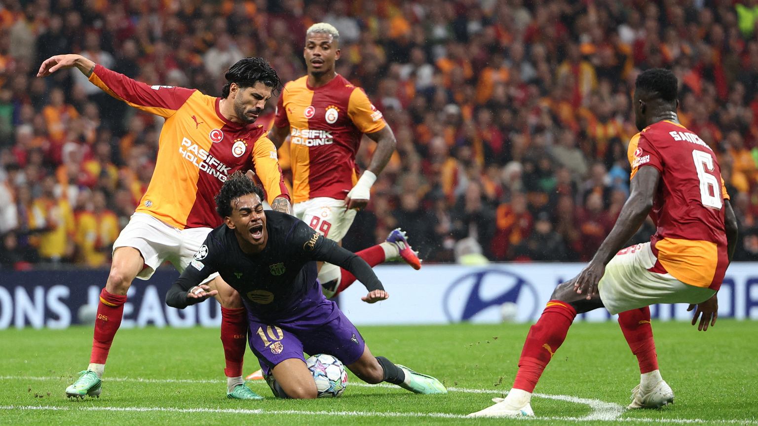 Galatasaray zaskoczył Barcelonę. A potem demolka