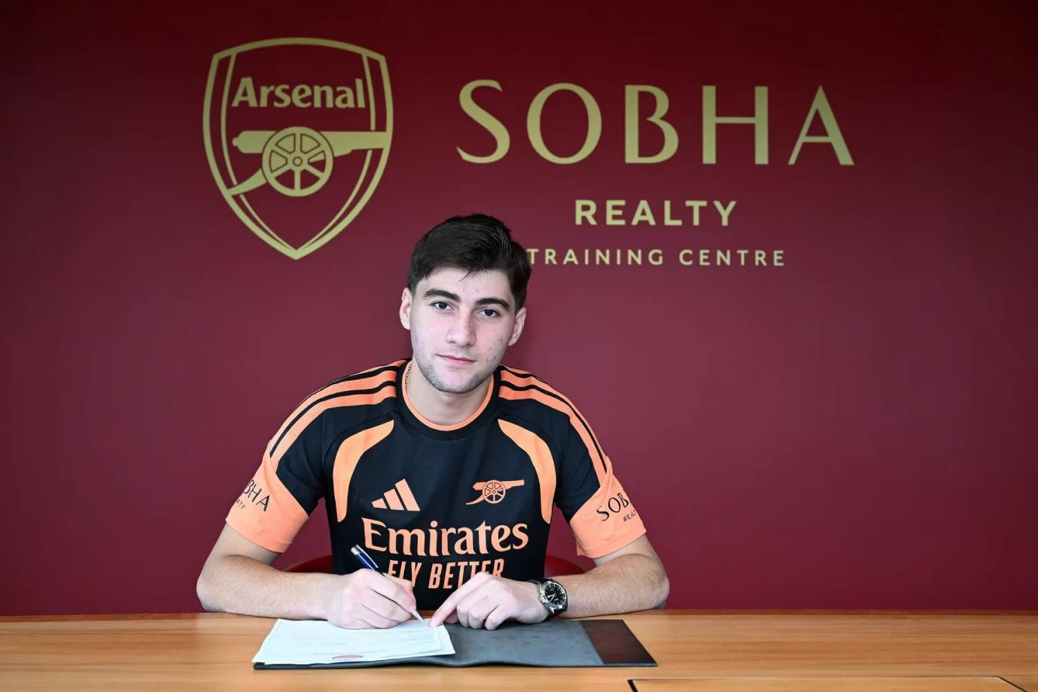 OFICJALNIE: Arsenal działa z wyprzedzeniem. Oto pierwszy letni transfer 2027 roku