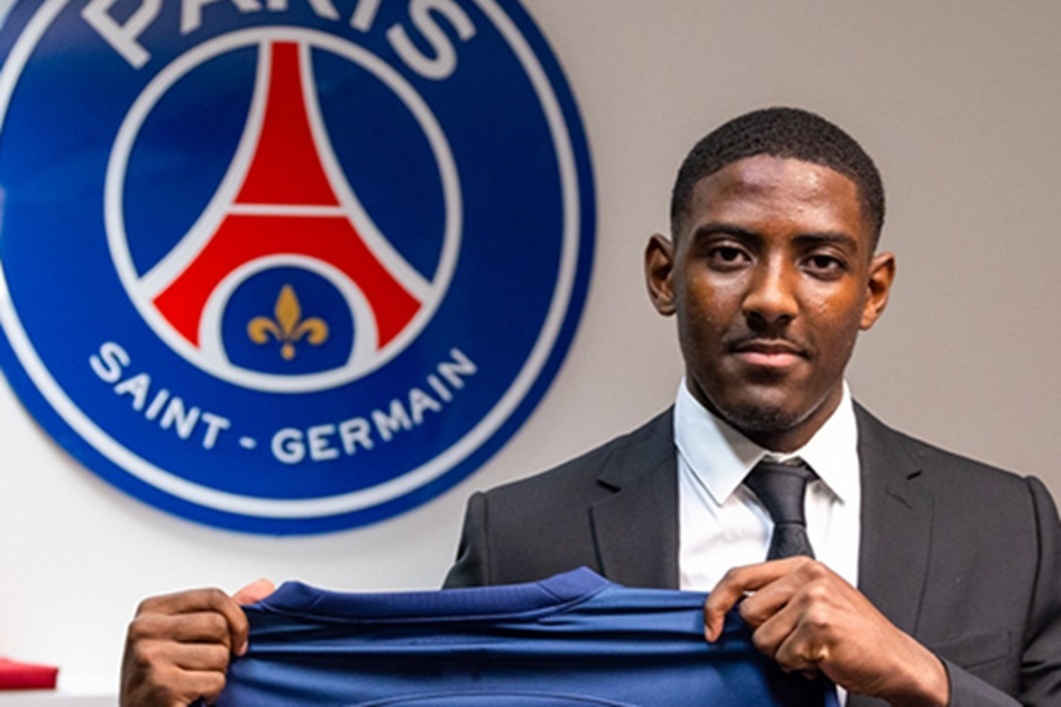 Był najlepszym juniorem PSG w 2021 roku, zakończył karierę w wieku 21 lat