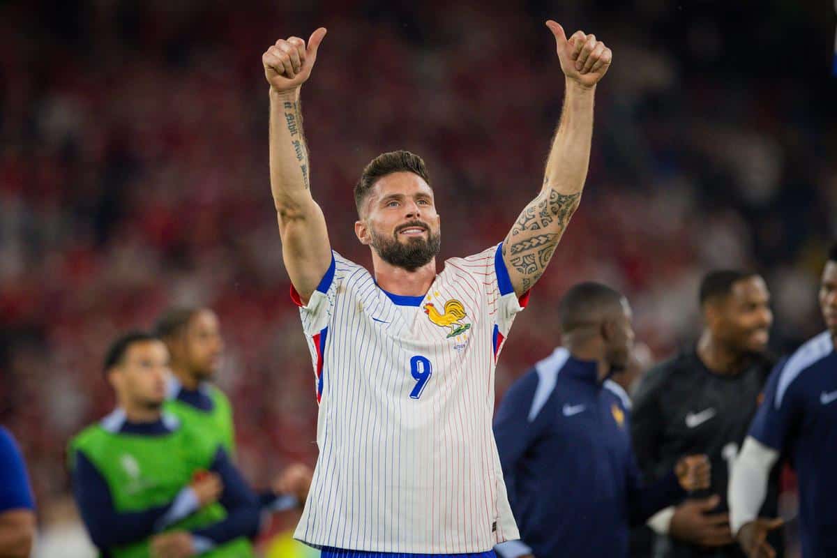Olivier Giroud może obrać sensacyjny kierunek! Negocjuje transfer