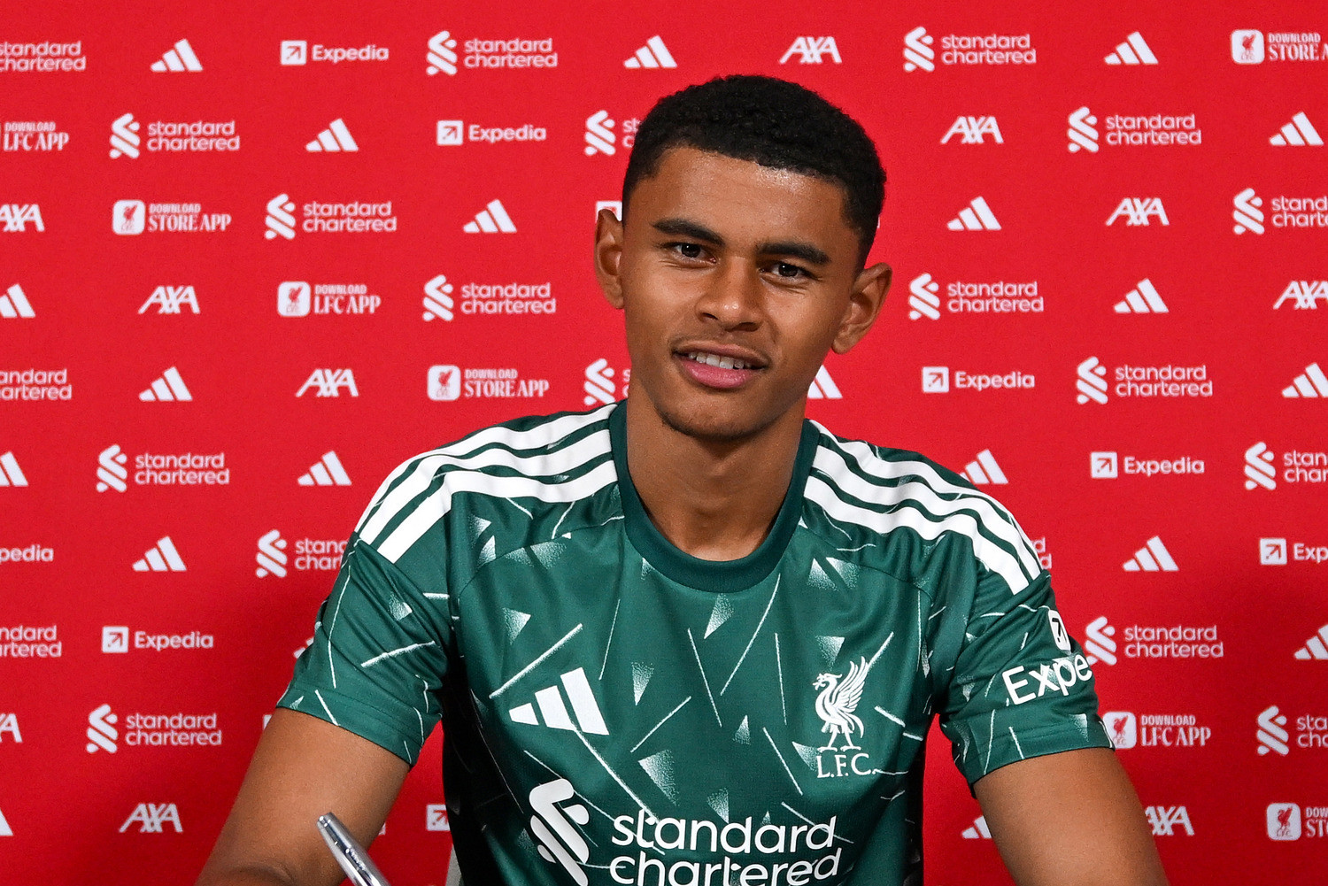 OFICJALNIE: Liverpool wydał ponad 30 milionów euro na następcę Alissona. Rekord