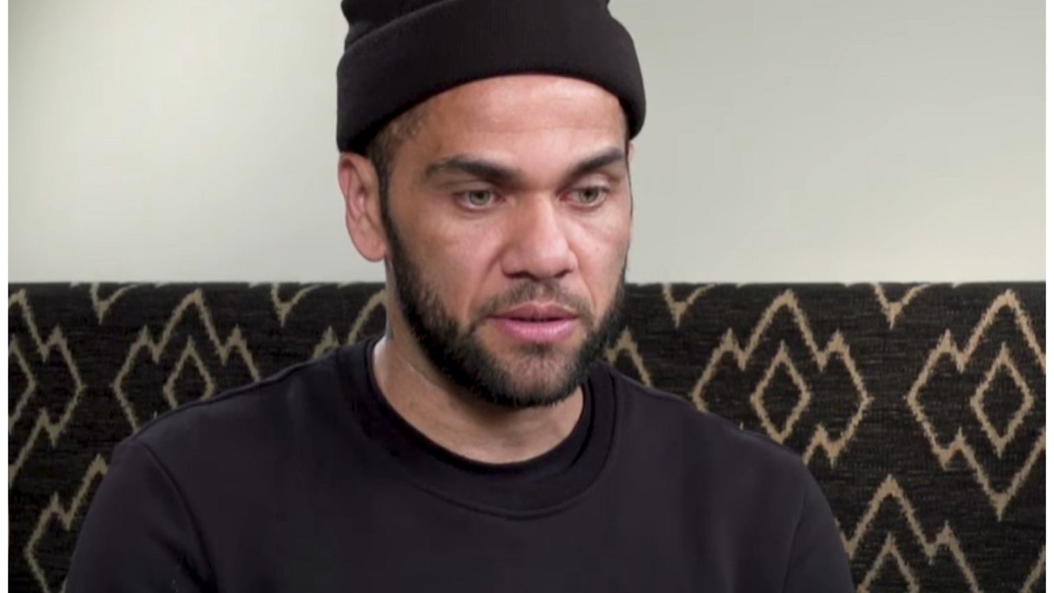 Alves totalnie zaskakuje. 