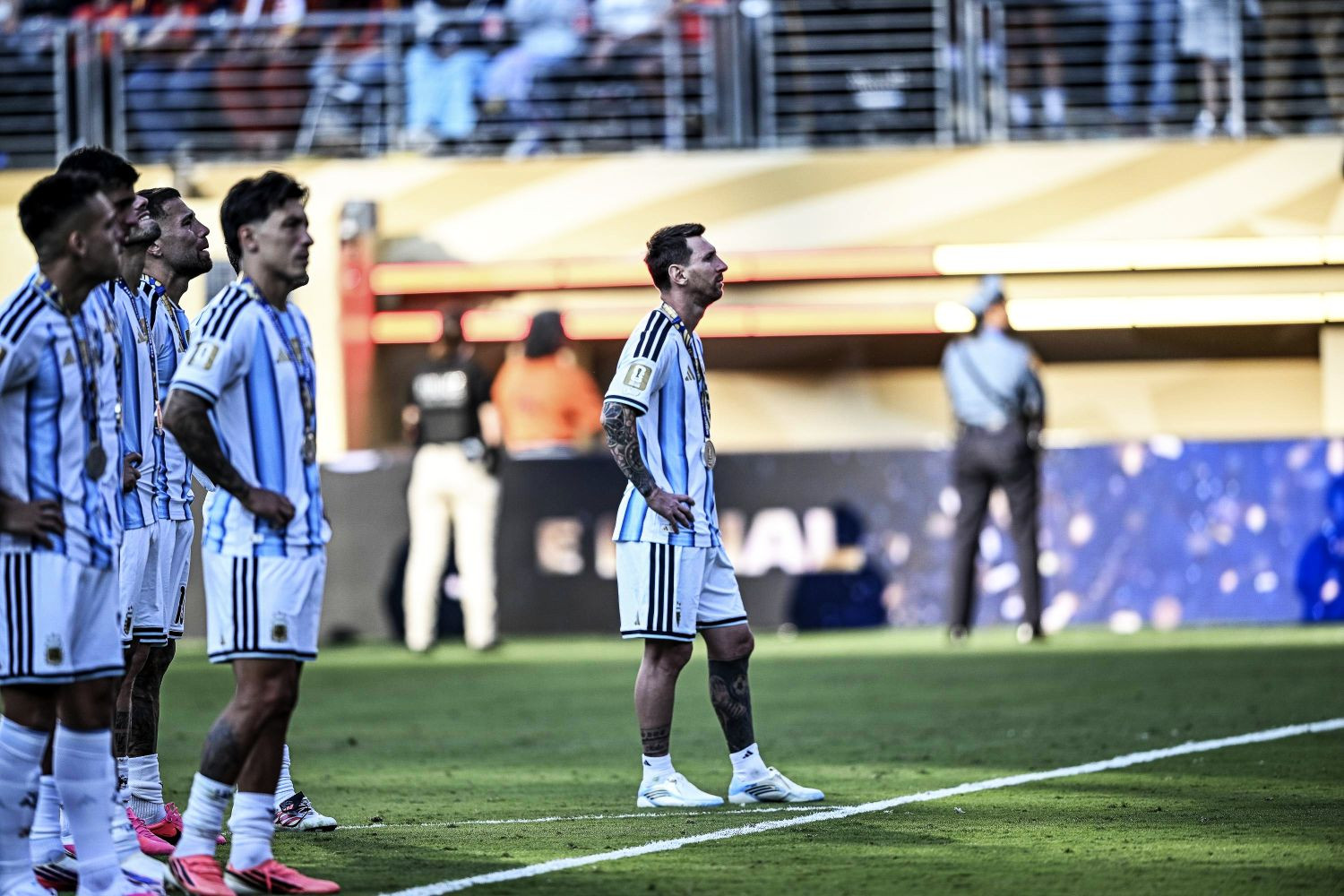 Kibice wstrzymali oddech. Lionel Messi zdecydował?!
