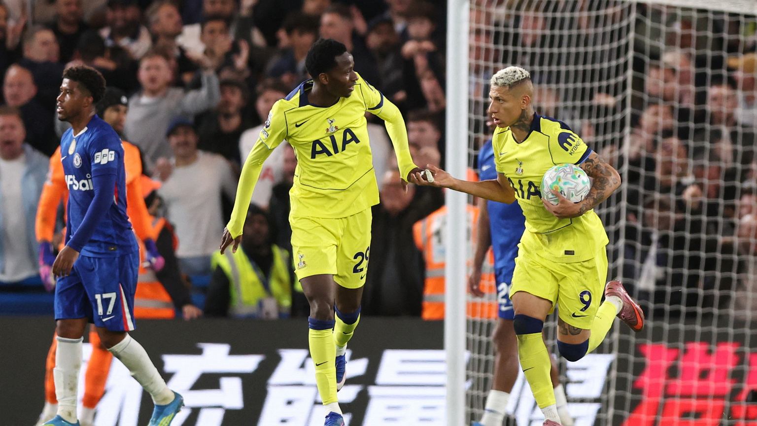 Tottenham nie wykorzystał szansy w derbach. Ostatnia kolejka zdecyduje o utrzymaniu