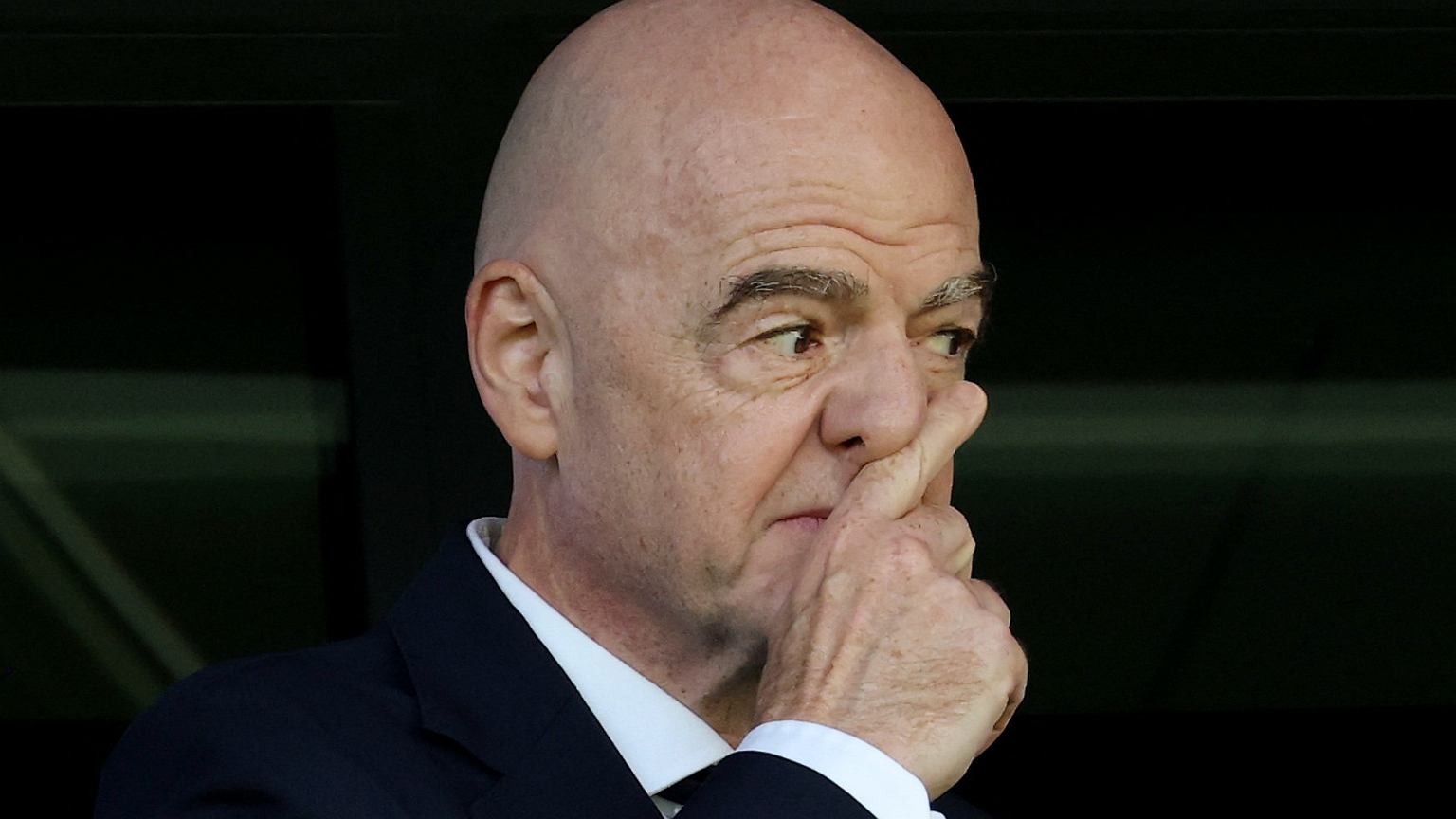Jednak nie Mioduski? Legenda może zastąpić Infantino