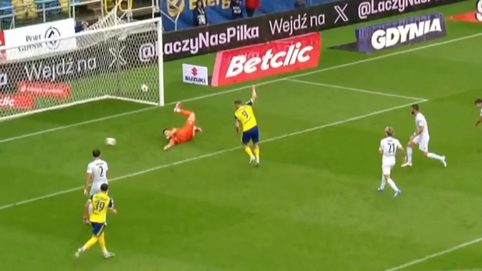 Hat-trick i pogrom w meczu Arki! Nie było czego zbierać. Oto wyniki I ligi