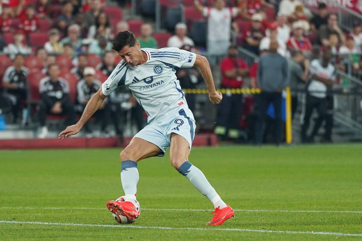 Lewandowski znów bez gola, fatalna seria trwa! Fire straciło punkty