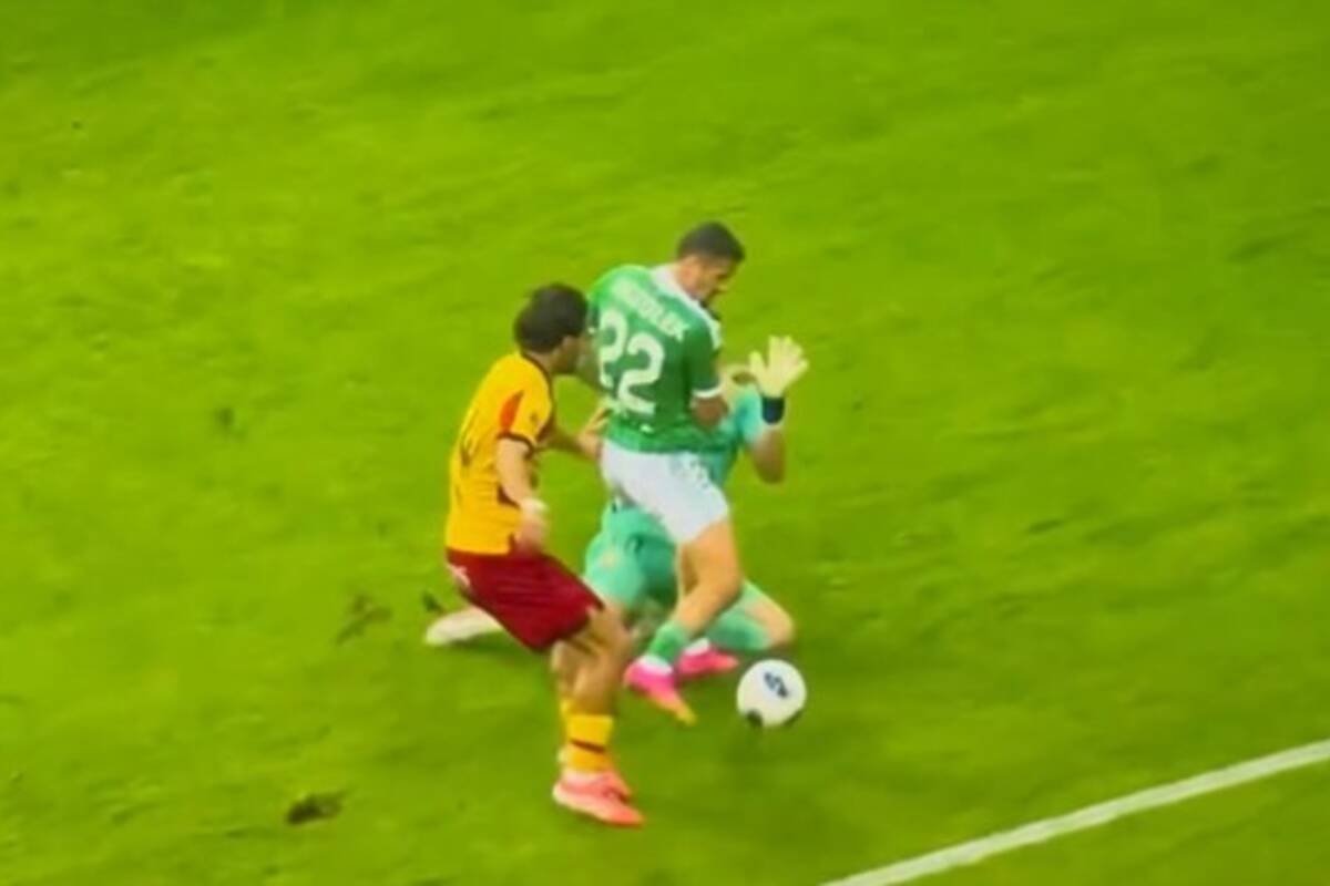 Jagiellonia i Legia jak Święty Mikołaj! Kompromitujące prezenty w obronie [WIDEO]