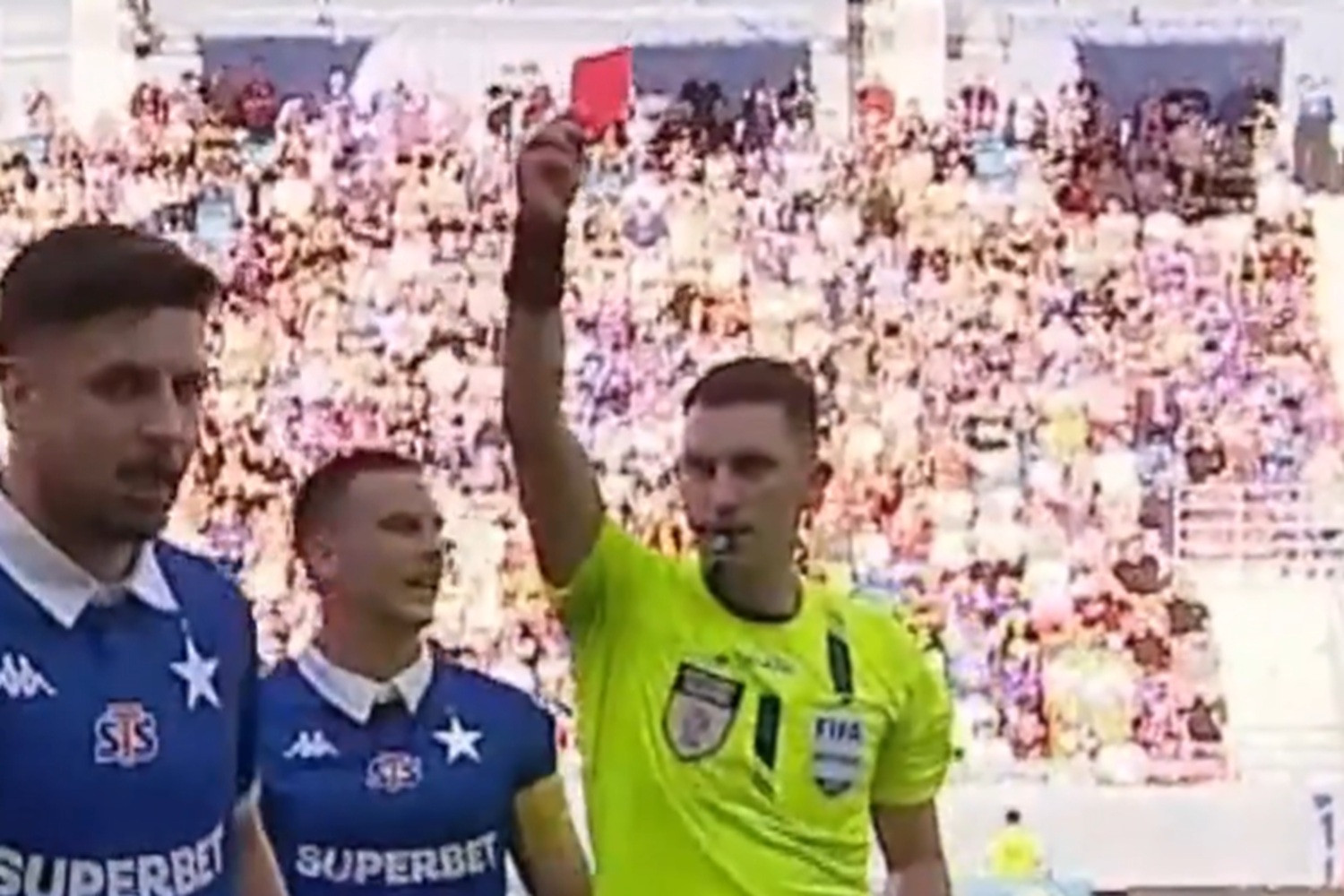 Czerwona kartka w meczu Wisły Kraków [WIDEO]