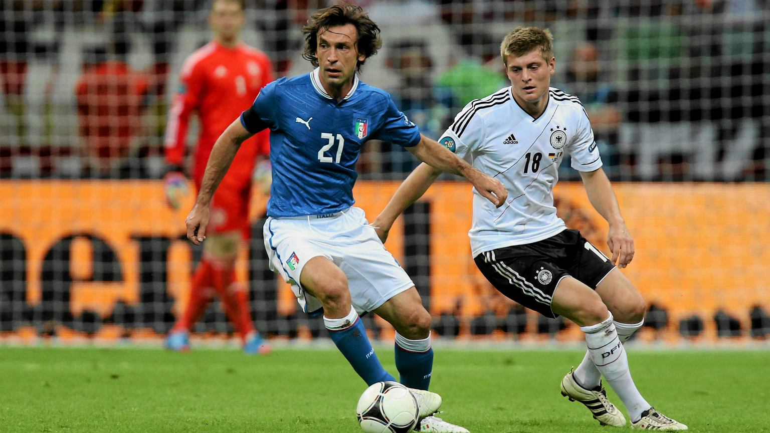 Andrea Pirlo znów okrył się hańbą. 
