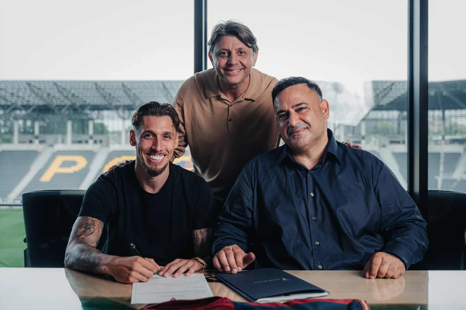 OFICJALNIE: Hitowy transfer Pogoni Szczecin!