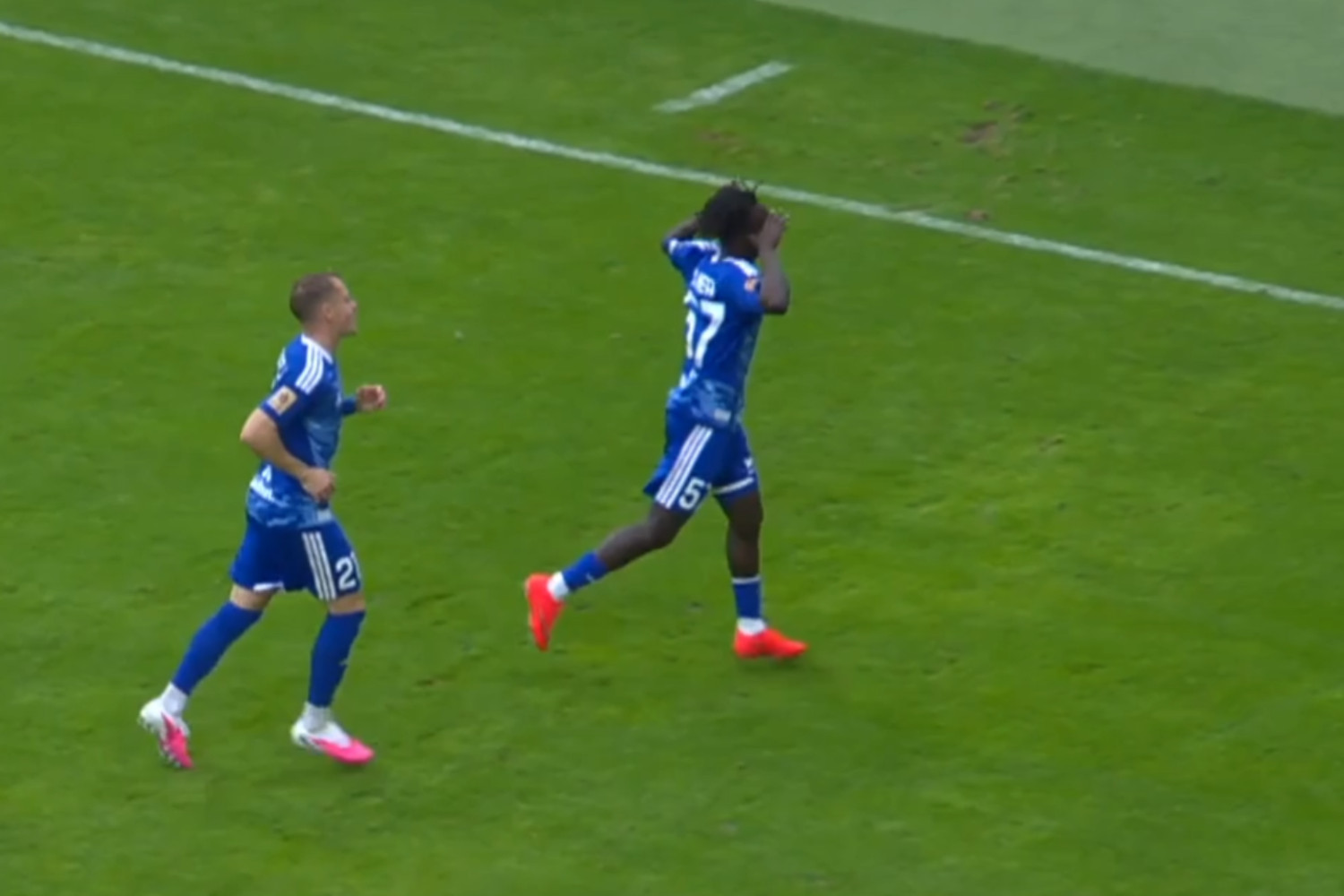 Osiem minut i gol! Wymarzony debiut po odejściu z Widzewa Łódź [WIDEO]