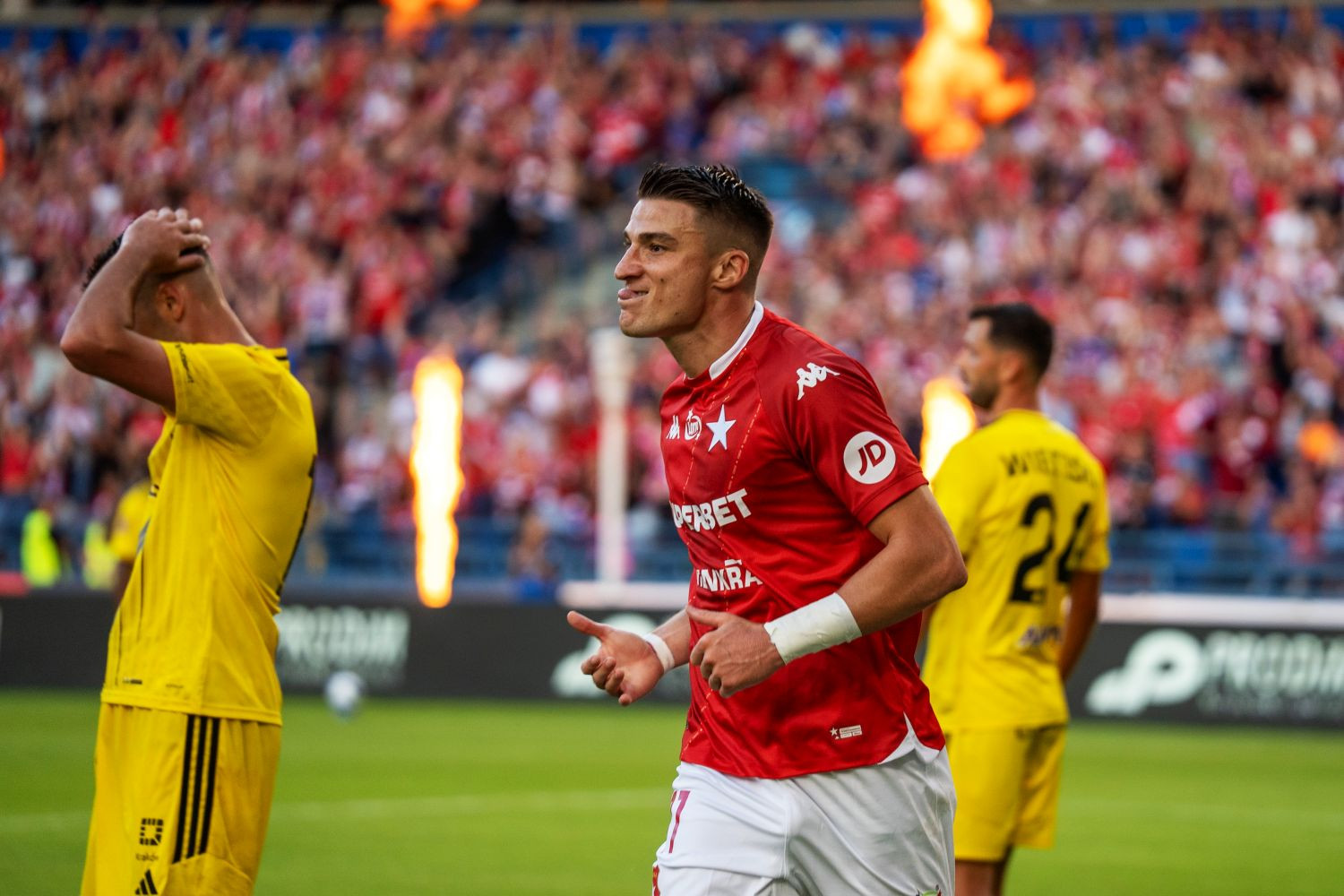 Rewelacyjny napastnik Wisły Kraków połączony z transferem