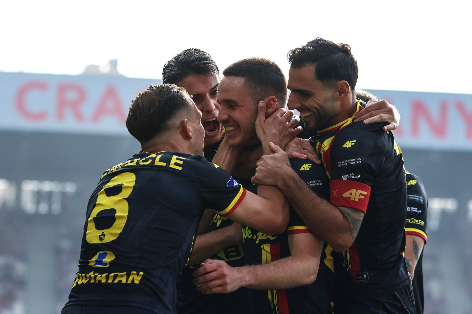 „Nigdy w życiu nie czułem się tak kochany jak w Koronie Kielce”