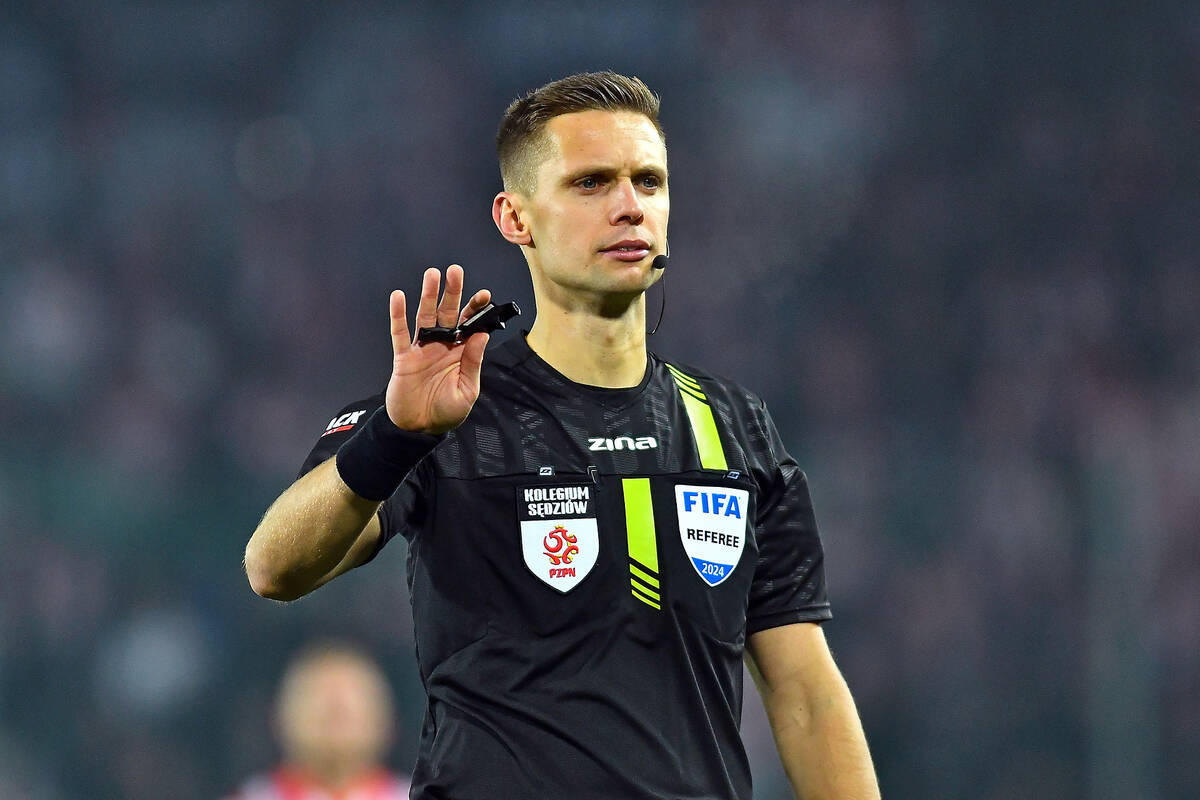 Błędy w Ekstraklasie i... nominacja do pucharów. Sylwestrzak będzie sędziował w Europie