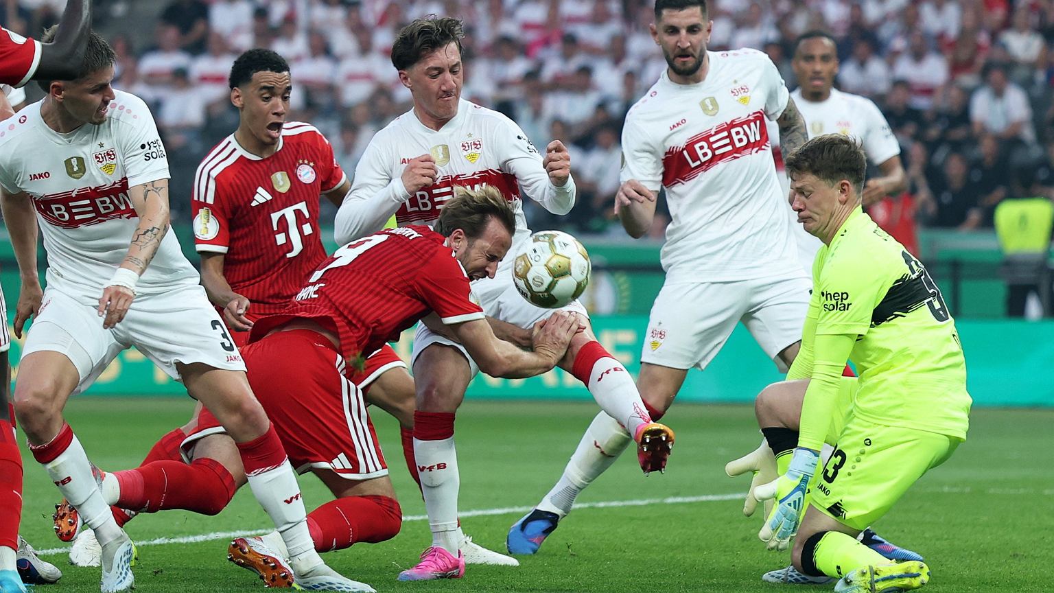 Harry Kane bohaterem Bayernu! Trzy gole i mają puchar