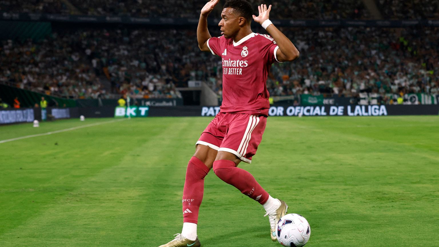 Kylian Mbappe wskazał palcem. Oto najlepszy piłkarz na świecie