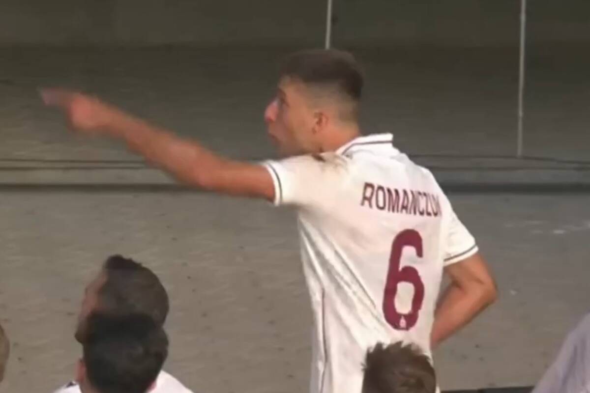 Gorąco po porażce Jagiellonii. Romanczuk kłócił się z kibicem [WIDEO]