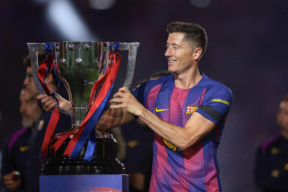 Lewandowski ogłosił odejście z Barcelony. Czeka go transfer do tej ligi?! - Goal.pl