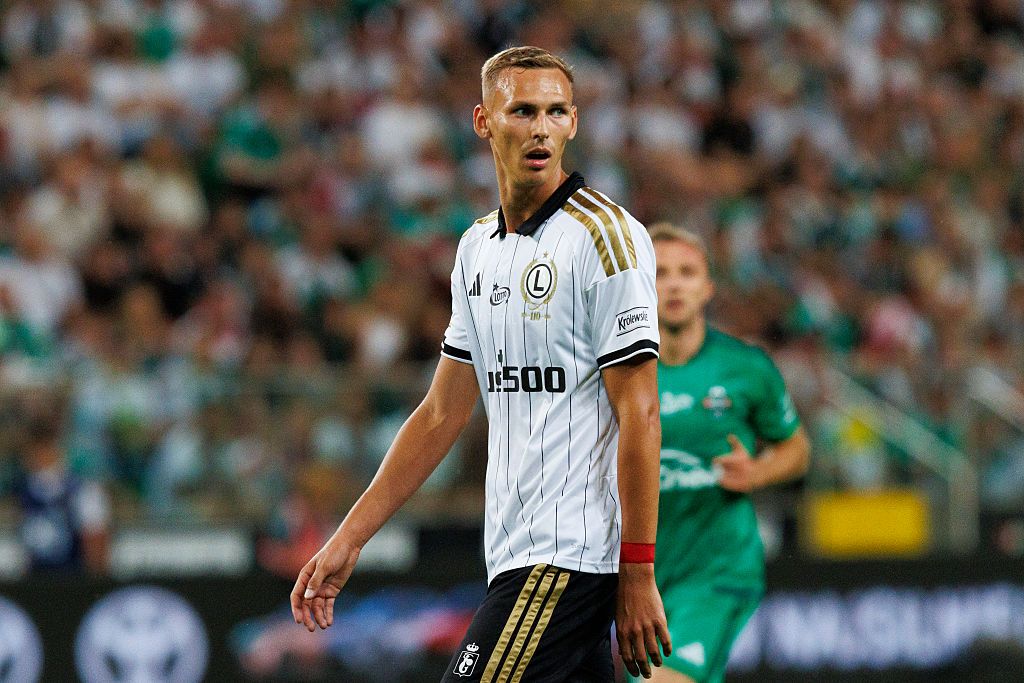 To byłby zaskakujący transfer. Uczestnik Ligi Mistrzów chce napastnika Legii