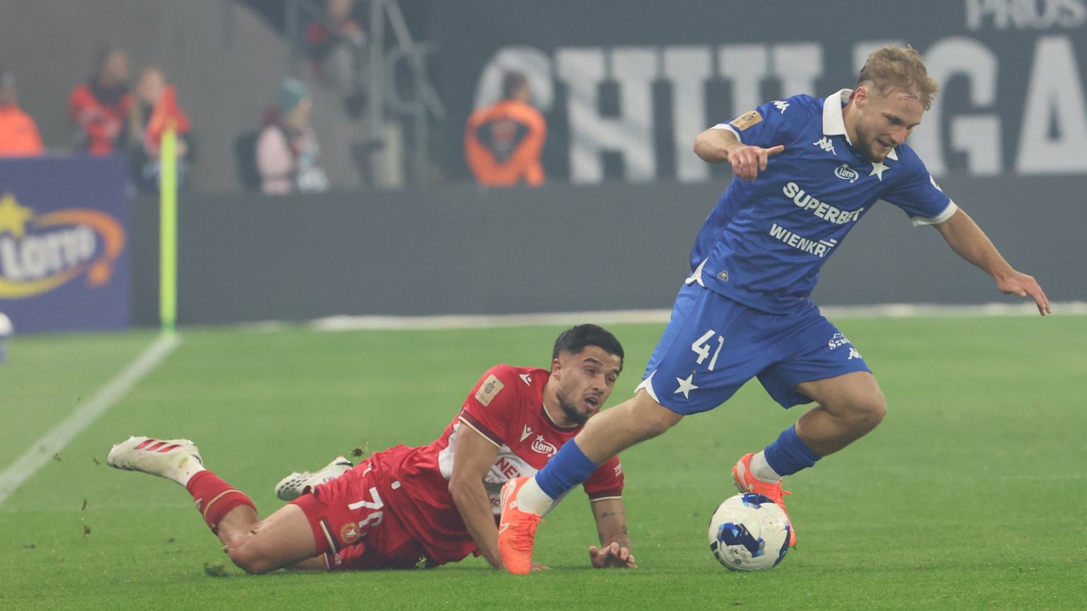 Piłkarze Widzewa wygwizdani. Tragiczny strzał Rodado. Tak wygląda tabela Ekstraklasy