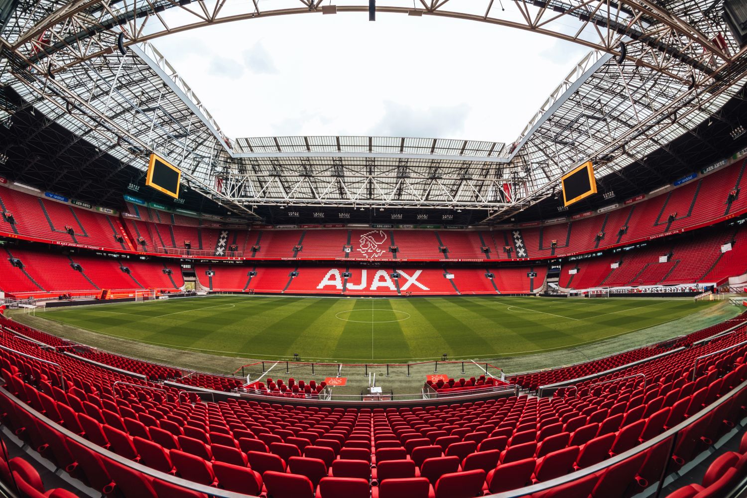 OFICJALNIE: Ajax Amsterdam sprowadził 17-latka. Opcja wykupu za 15 milionów euro