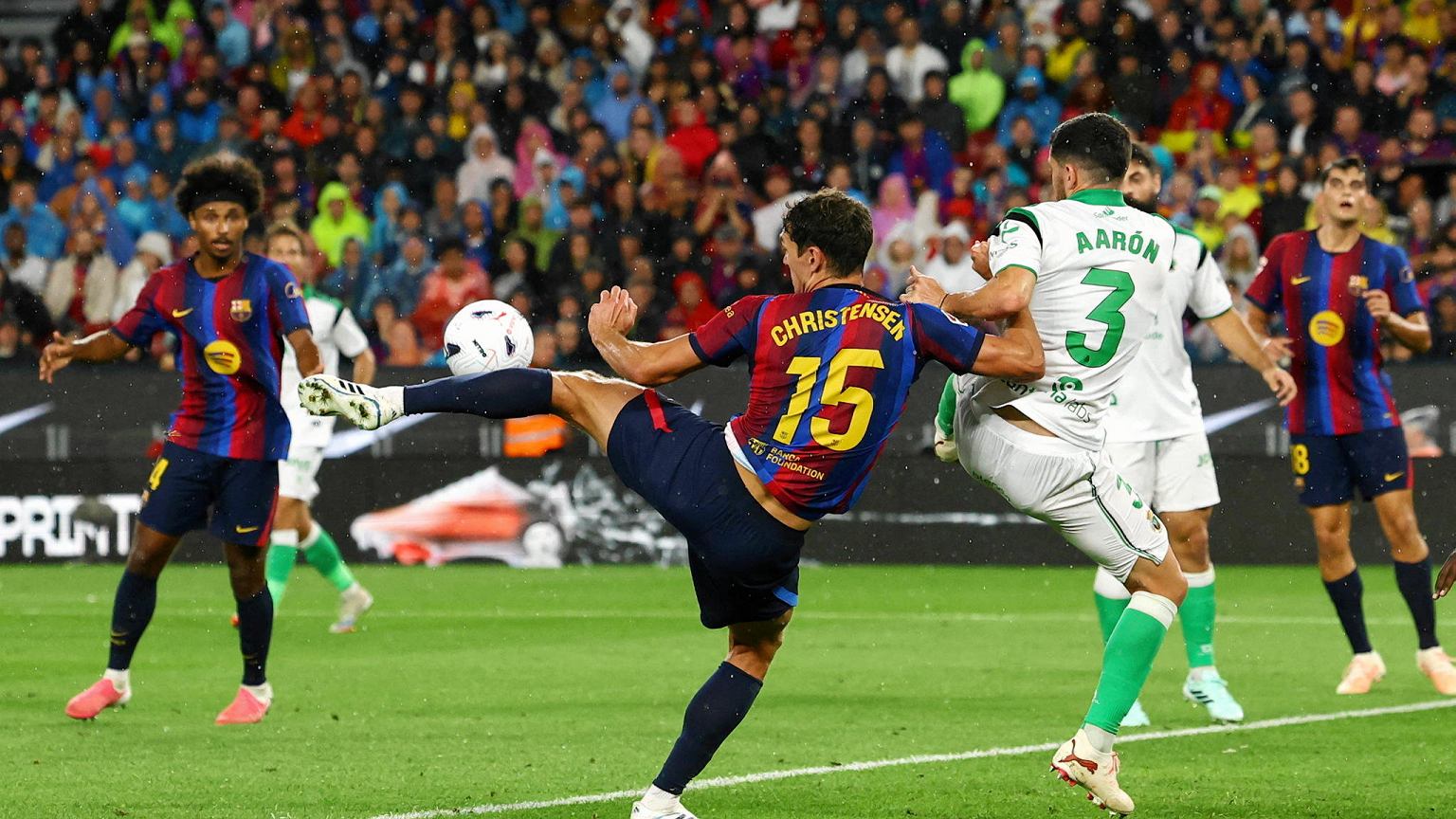 Barcelona traci piłkarza. Flick ogłosił