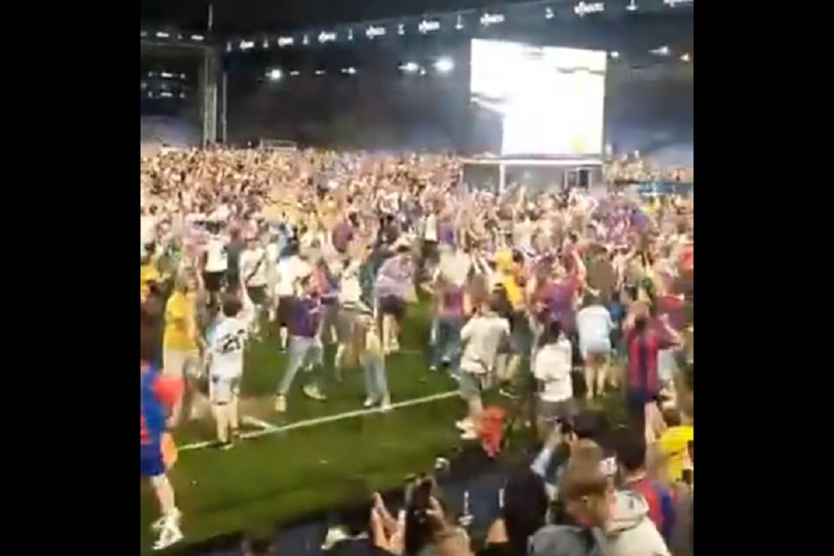 Szalone sceny na stadionie zwycięzcy LK. Tak świętowali w Anglii [WIDEO]