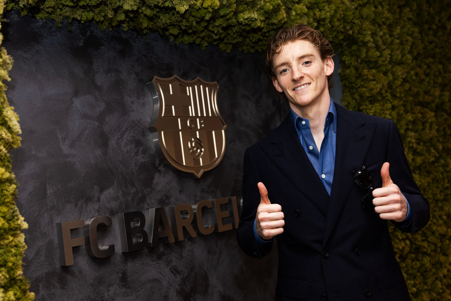 Anthony Gordon zachwycił podczas prezentacji w FC Barcelonie! Tym zaplusował u kibiców | Transfery.info